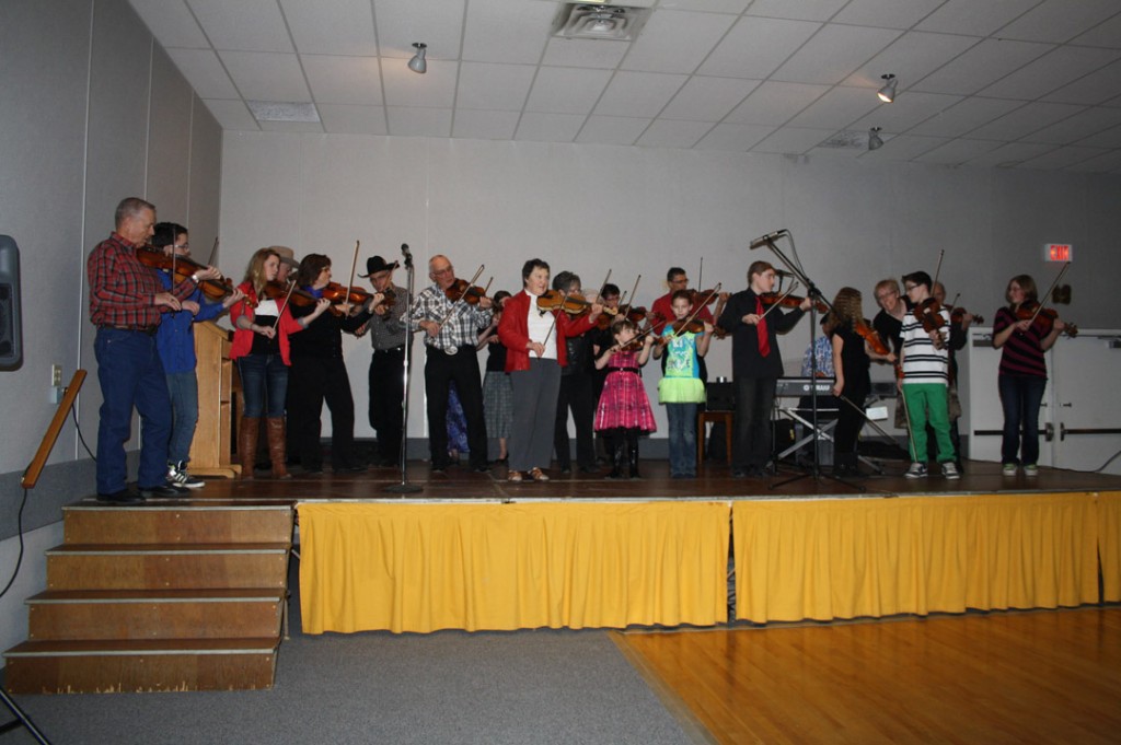 Fiddlers play to full house in Viking
