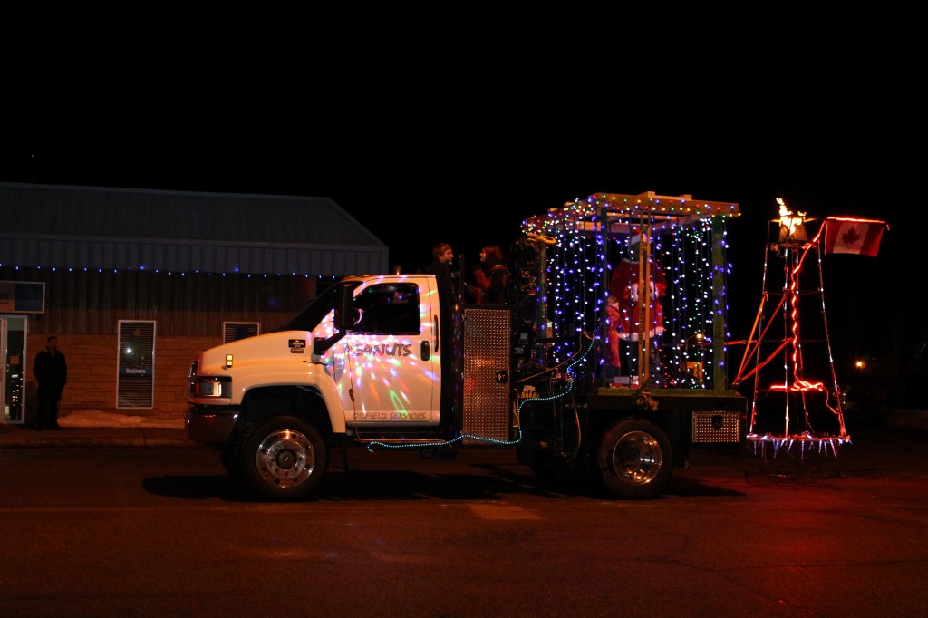 WARM WEATHER ADDS TO ANNUAL LIGHTS PARADE