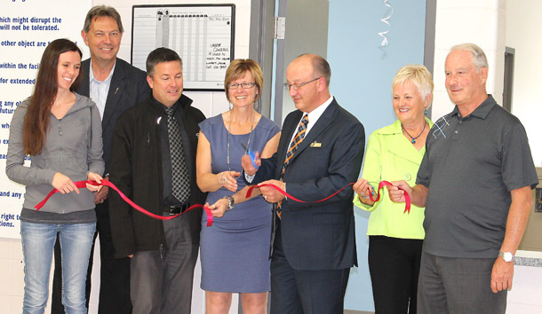 Town-Office-Opening-ribbon-cutting