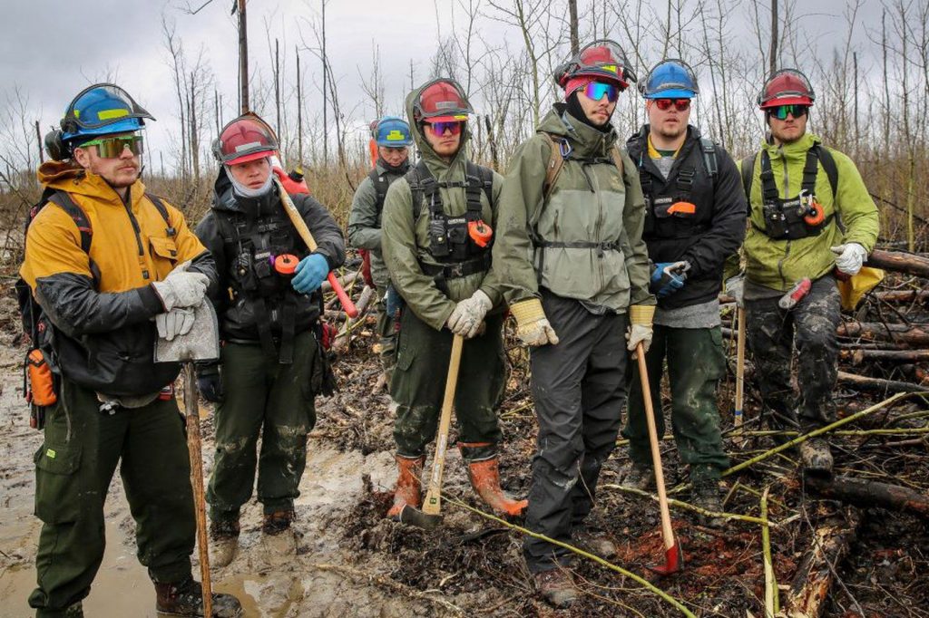 Alberta rainfall helps crews contain Fort McMurray wildfire
